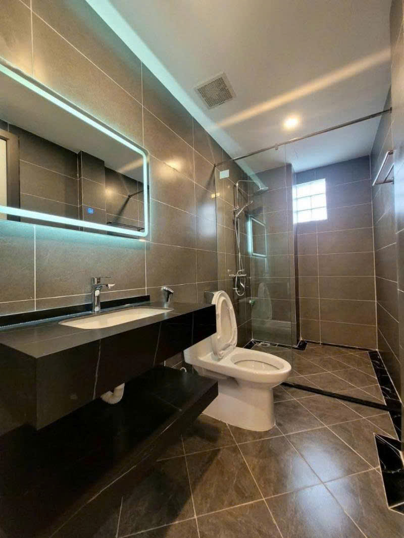 CC bán nhà riêng phố Tân Mai, Ô TÔ VÀO NHÀ 48m 6T- Gara Ô tô, Lô góc. LH CC Hiền: 0986430899